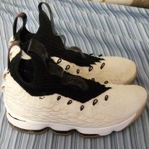 MENS NIKE LEBRON 15 GRAFFITI